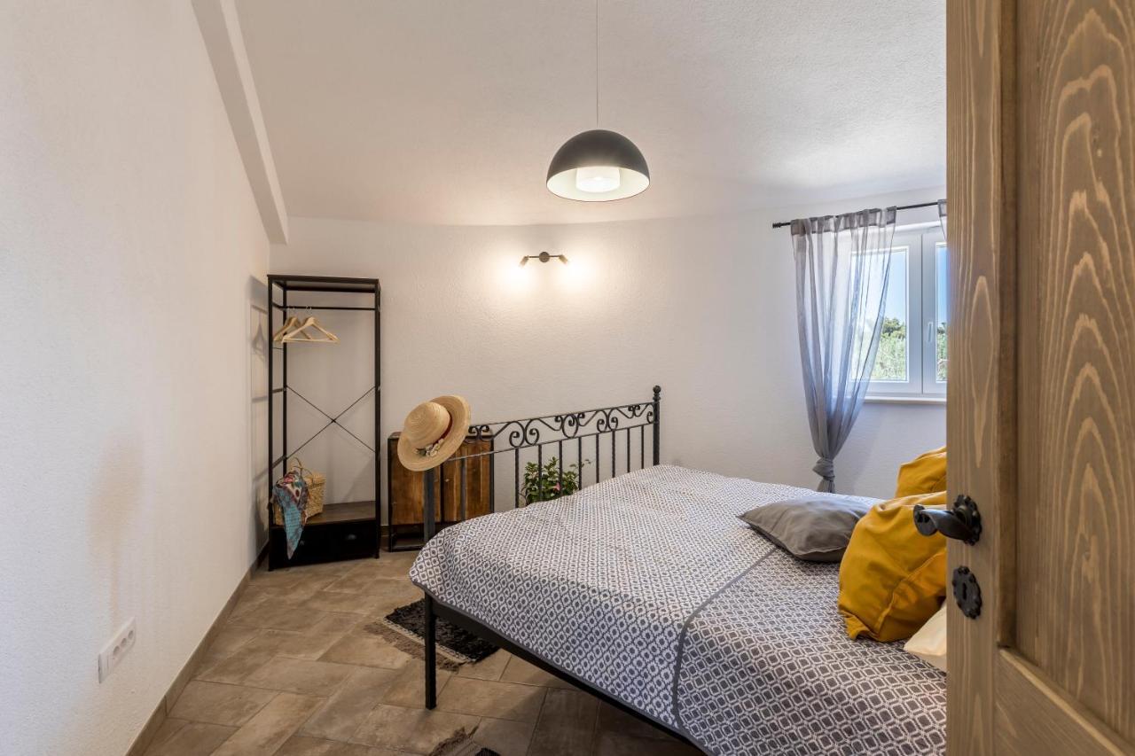Island Getaway - Heritage House Mirca  Ngoại thất bức ảnh