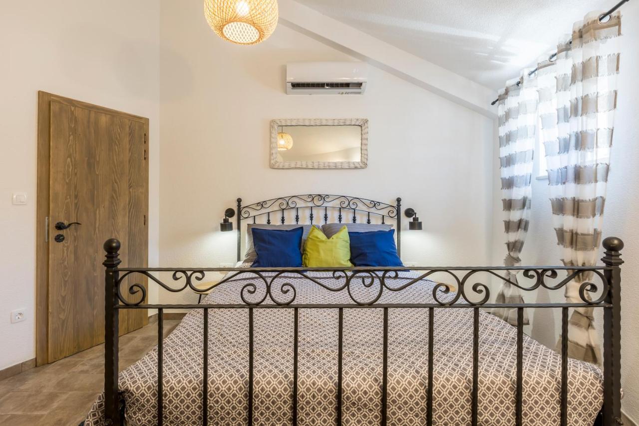 Island Getaway - Heritage House Mirca  Ngoại thất bức ảnh
