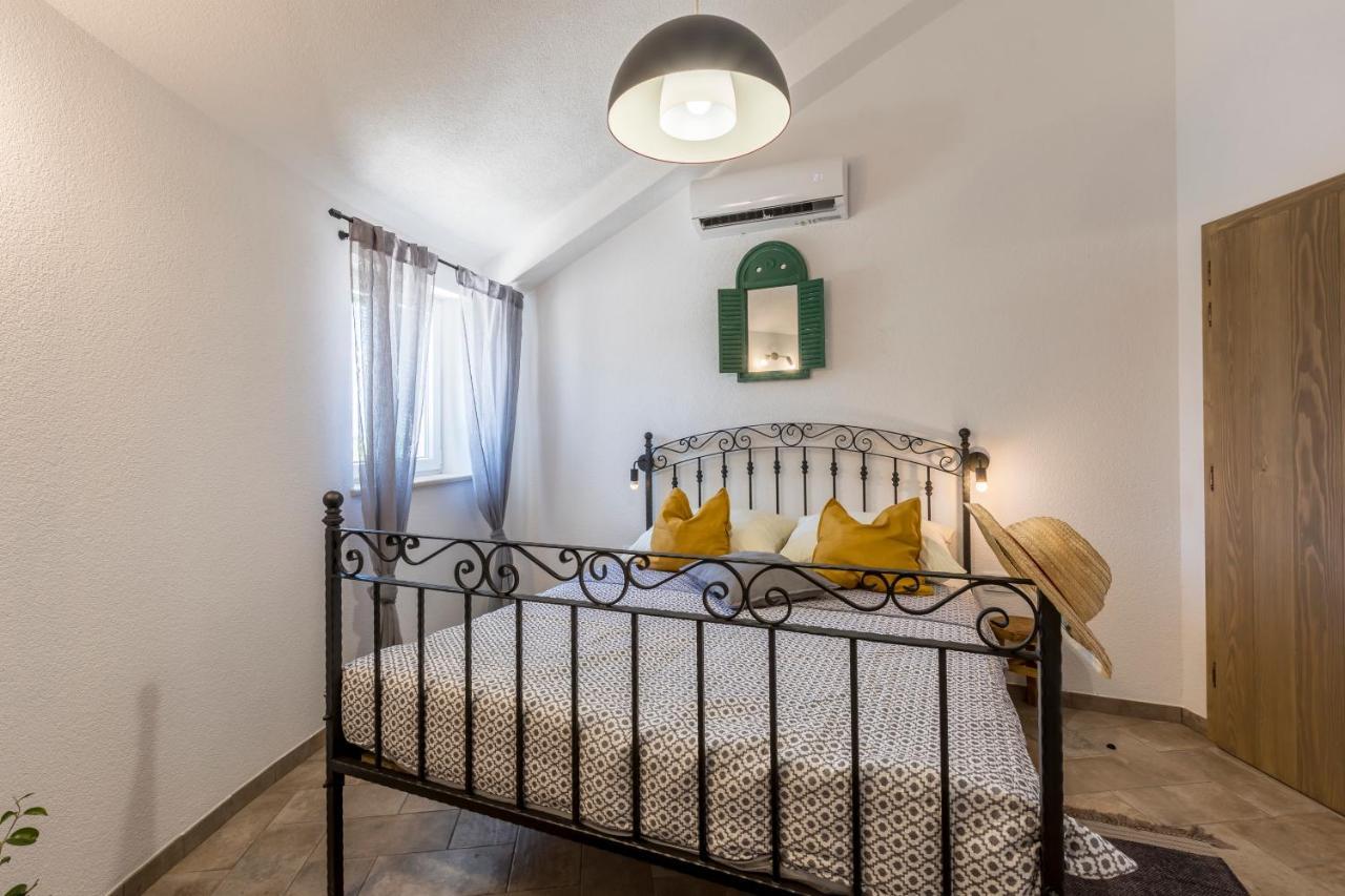 Island Getaway - Heritage House Mirca  Ngoại thất bức ảnh