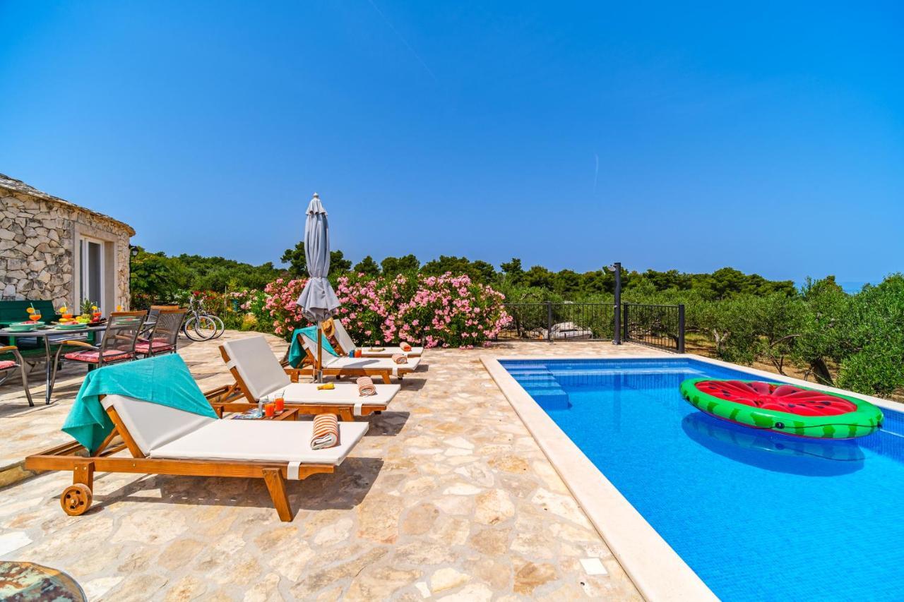 Island Getaway - Heritage House Mirca  Ngoại thất bức ảnh