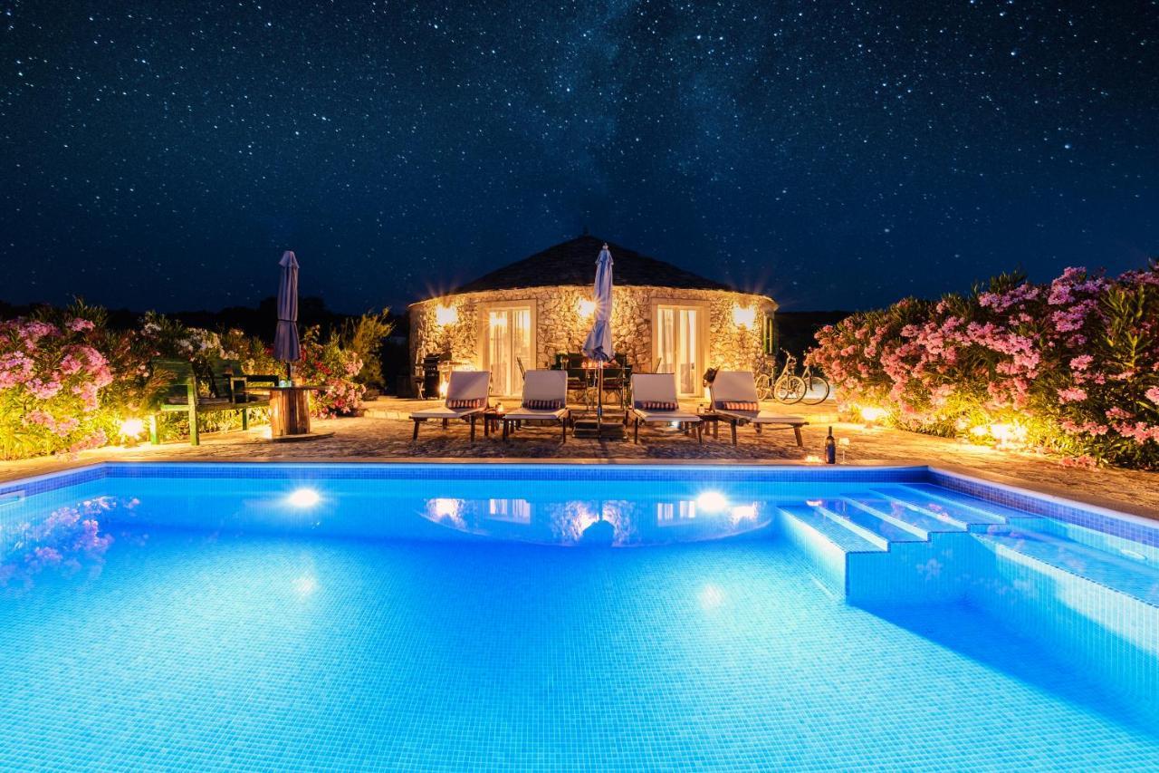 Island Getaway - Heritage House Mirca  Ngoại thất bức ảnh